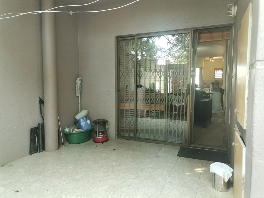 2 Bedroom Property for Sale in Woodmead Gauteng