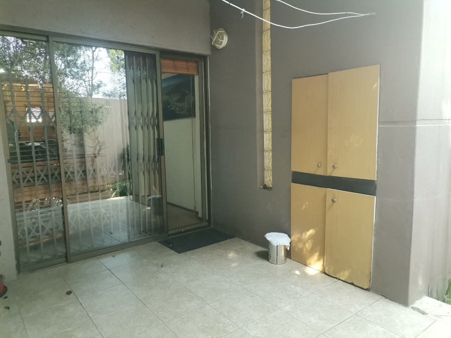 2 Bedroom Property for Sale in Woodmead Gauteng