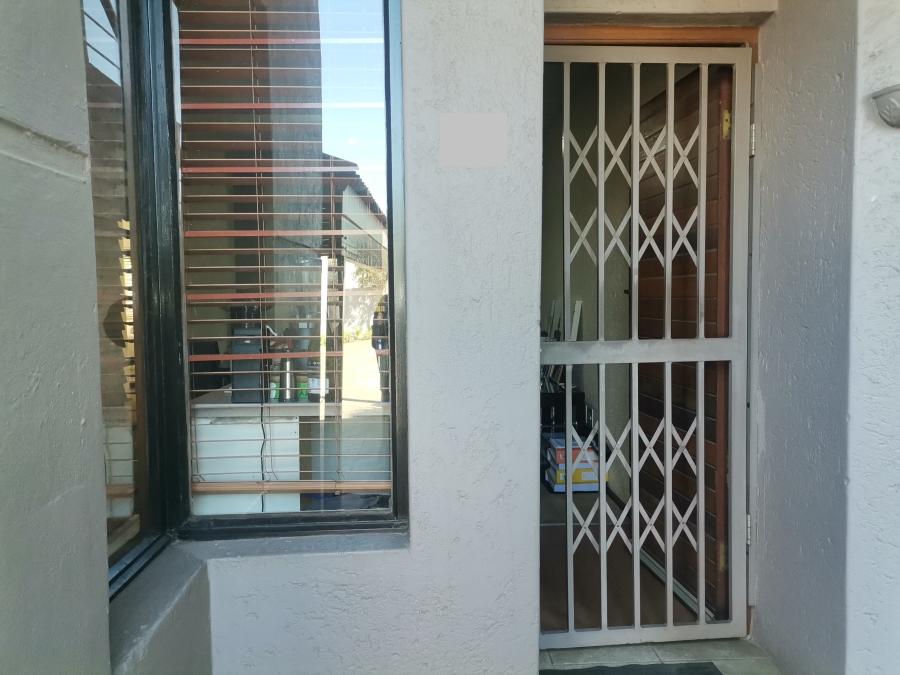 2 Bedroom Property for Sale in Woodmead Gauteng