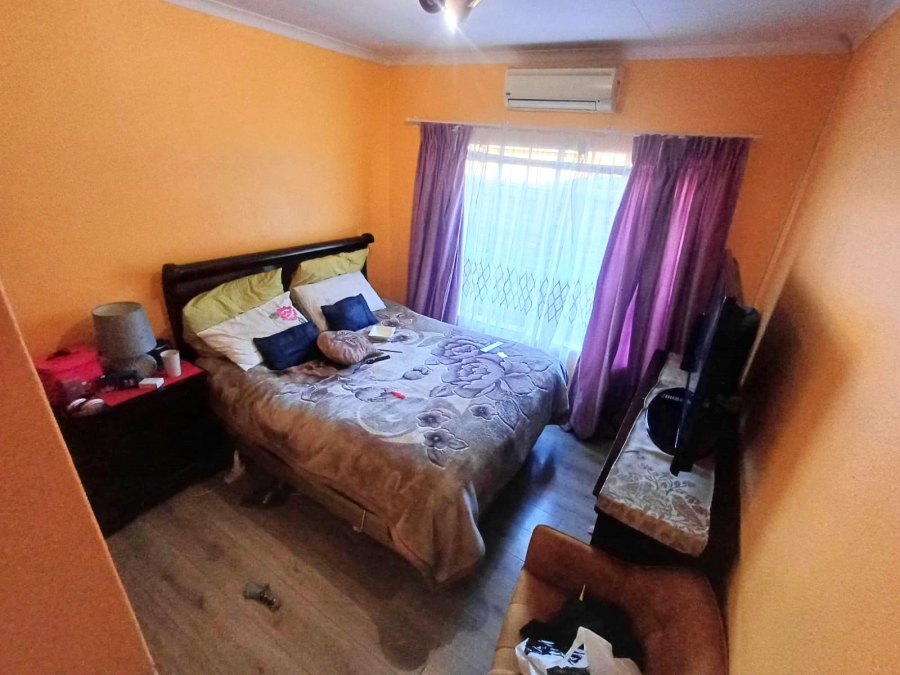 3 Bedroom Property for Sale in Die Hoewes Gauteng