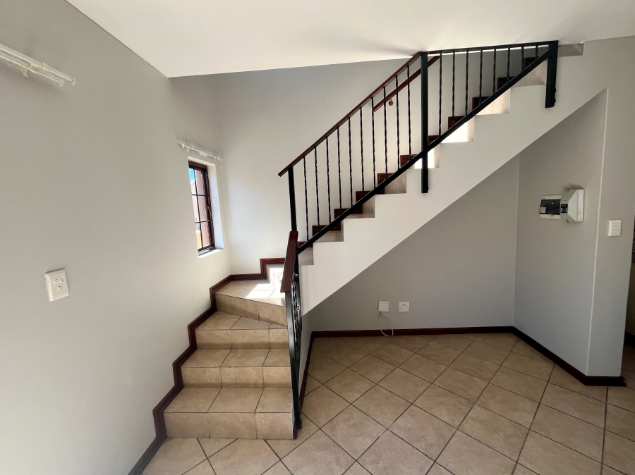 To Let 2 Bedroom Property for Rent in Noordwyk Gauteng