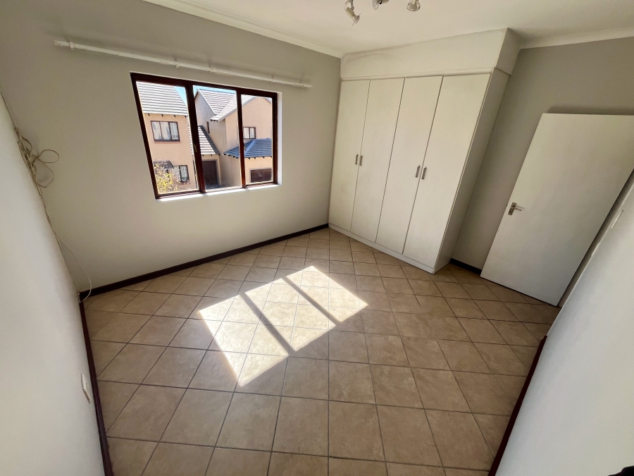 To Let 2 Bedroom Property for Rent in Noordwyk Gauteng