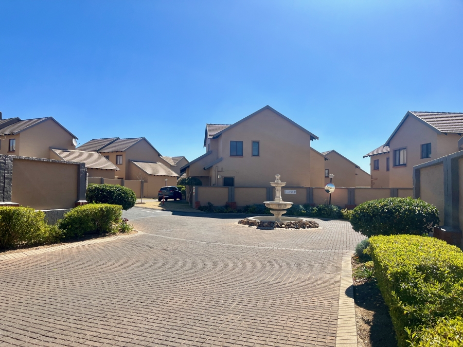 To Let 2 Bedroom Property for Rent in Noordwyk Gauteng