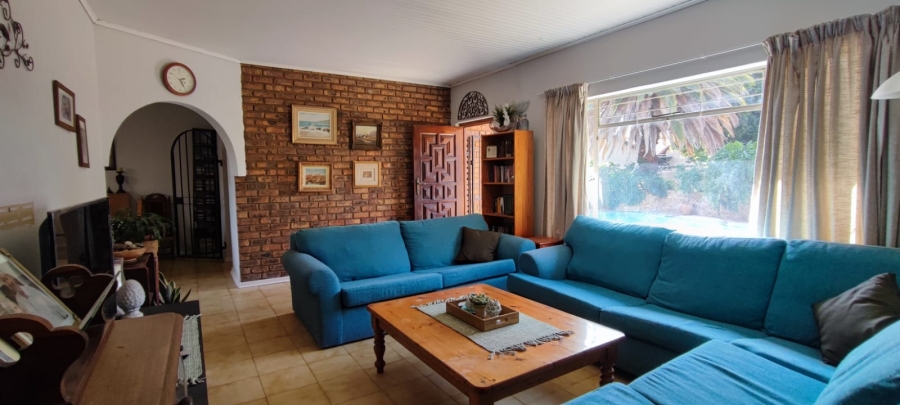 4 Bedroom Property for Sale in Rooihuiskraal Gauteng