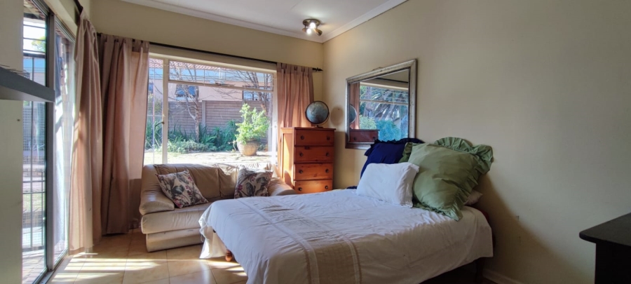 4 Bedroom Property for Sale in Rooihuiskraal Gauteng