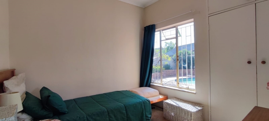 4 Bedroom Property for Sale in Rooihuiskraal Gauteng