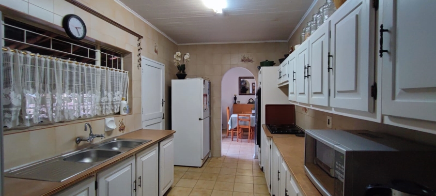 4 Bedroom Property for Sale in Rooihuiskraal Gauteng