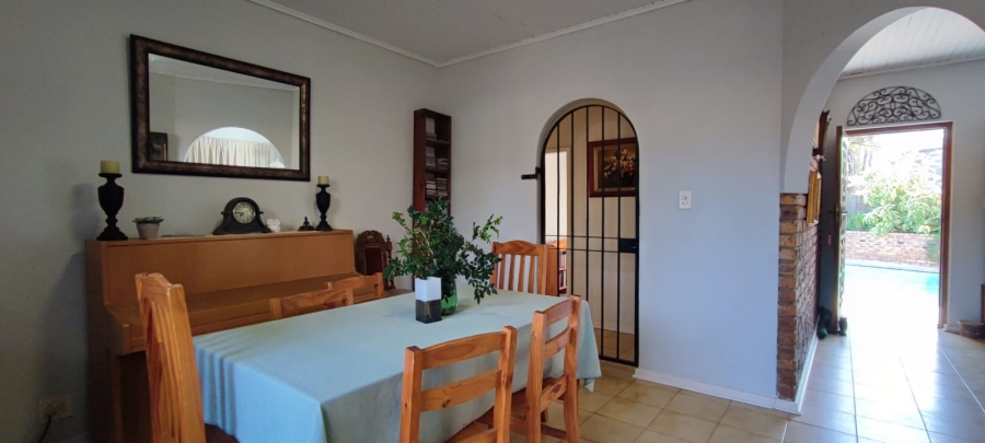 4 Bedroom Property for Sale in Rooihuiskraal Gauteng