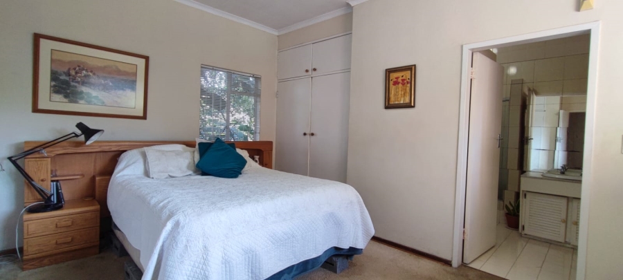 4 Bedroom Property for Sale in Rooihuiskraal Gauteng