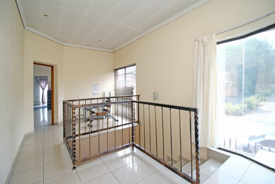 5 Bedroom Property for Sale in Homestead Park Gauteng