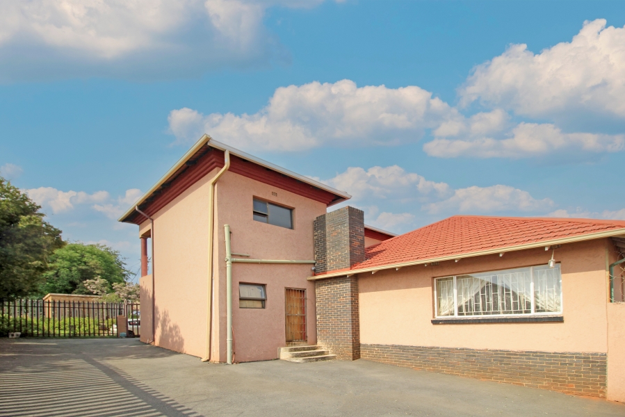 5 Bedroom Property for Sale in Homestead Park Gauteng