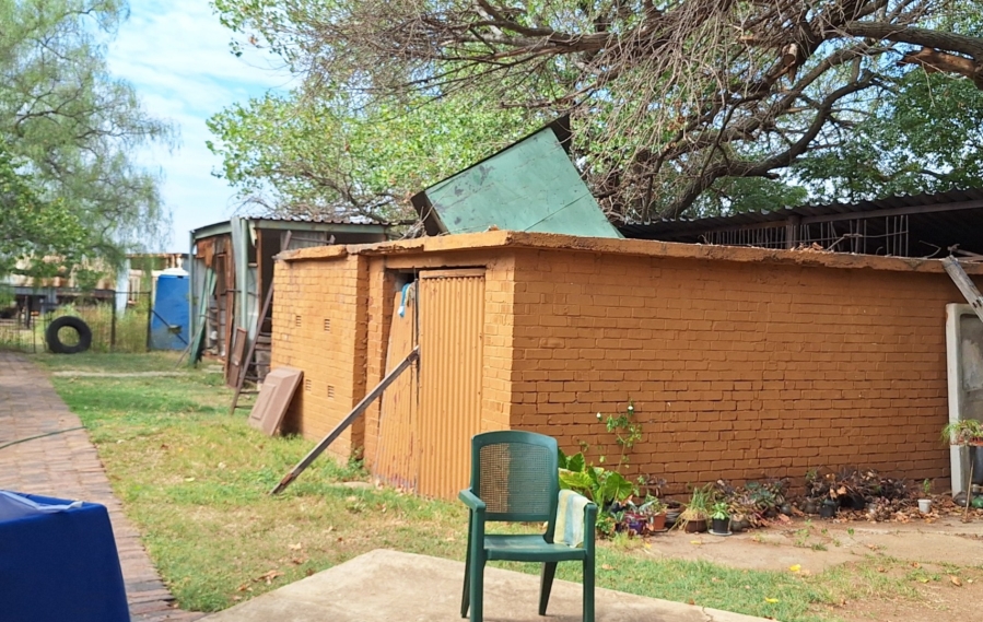 3 Bedroom Property for Sale in Theoville Gauteng