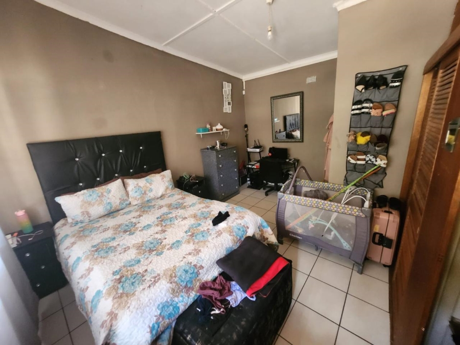 7 Bedroom Property for Sale in Walker Fruit Farms Gauteng