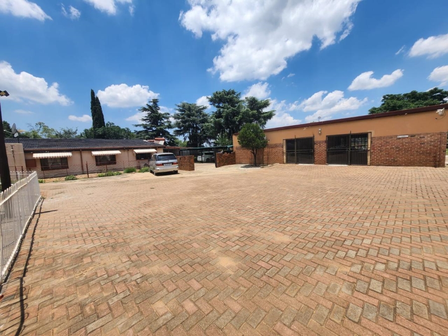 7 Bedroom Property for Sale in Walker Fruit Farms Gauteng