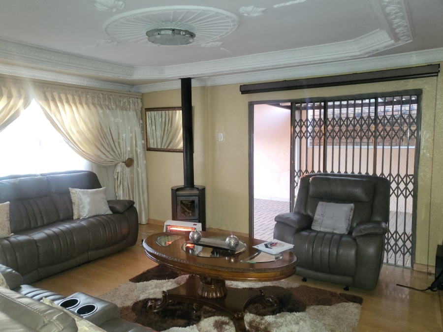 3 Bedroom Property for Sale in Kwa Thema Gauteng