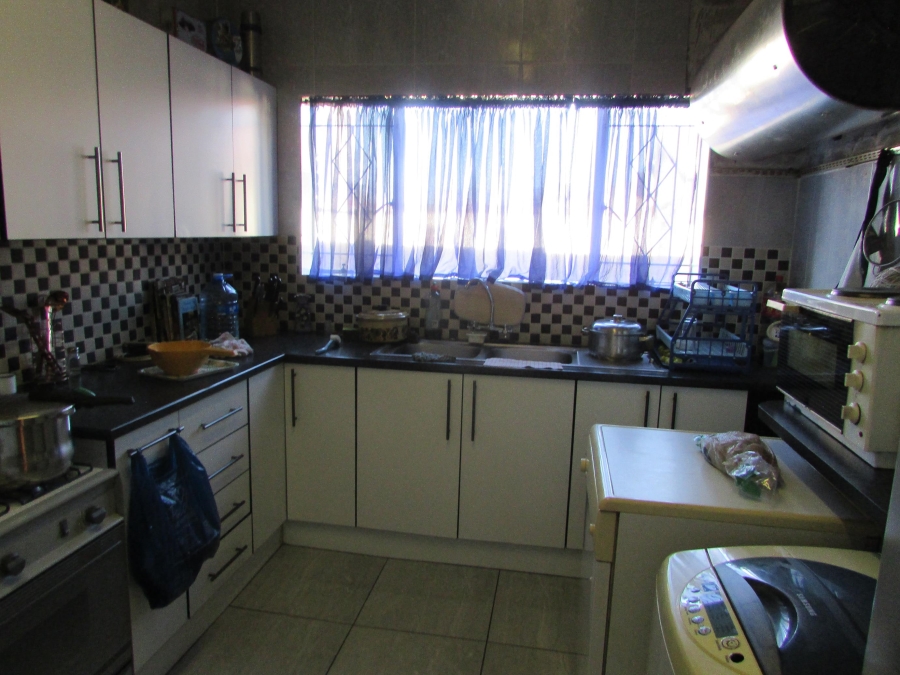 2 Bedroom Property for Sale in Randfontein Central Gauteng