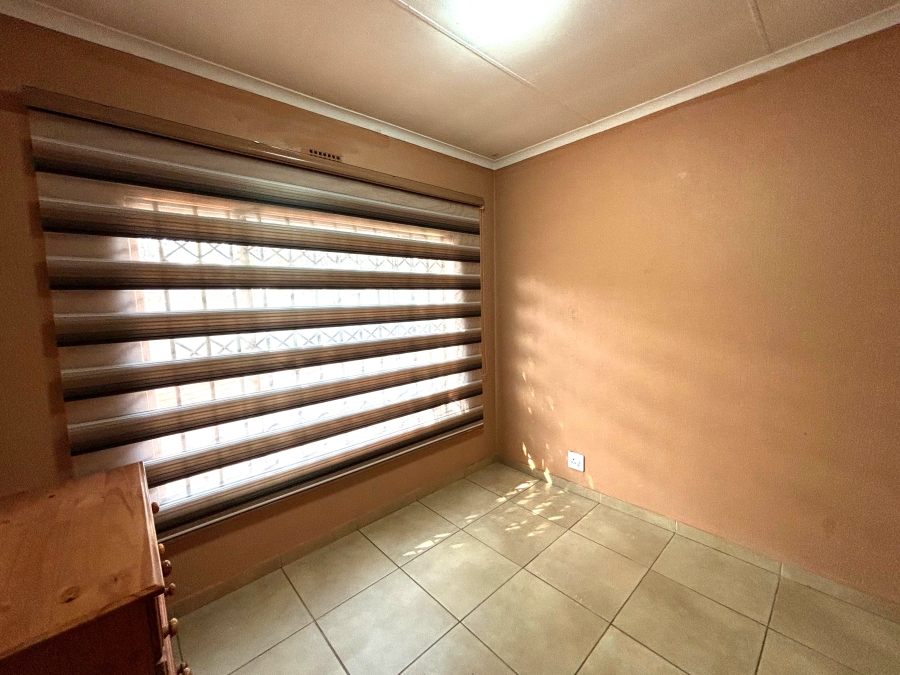 3 Bedroom Property for Sale in Dawn Park Gauteng