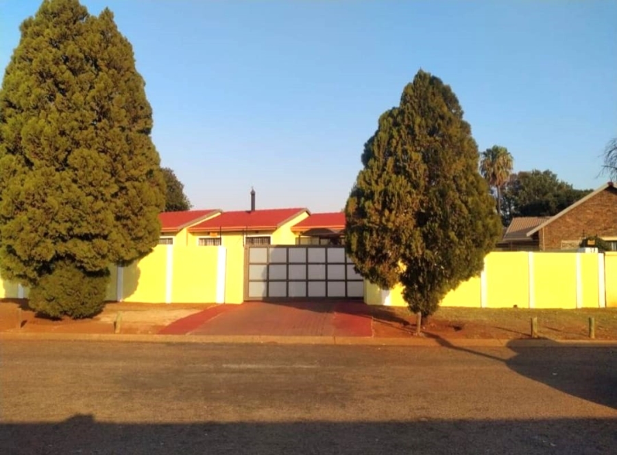 3 Bedroom Property for Sale in Dawn Park Gauteng