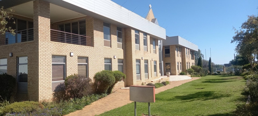 To Let commercial Property for Rent in Meadowbrook Gauteng