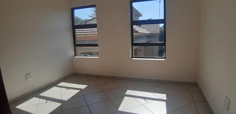 5 Bedroom Property for Sale in Kosmosdal Gauteng