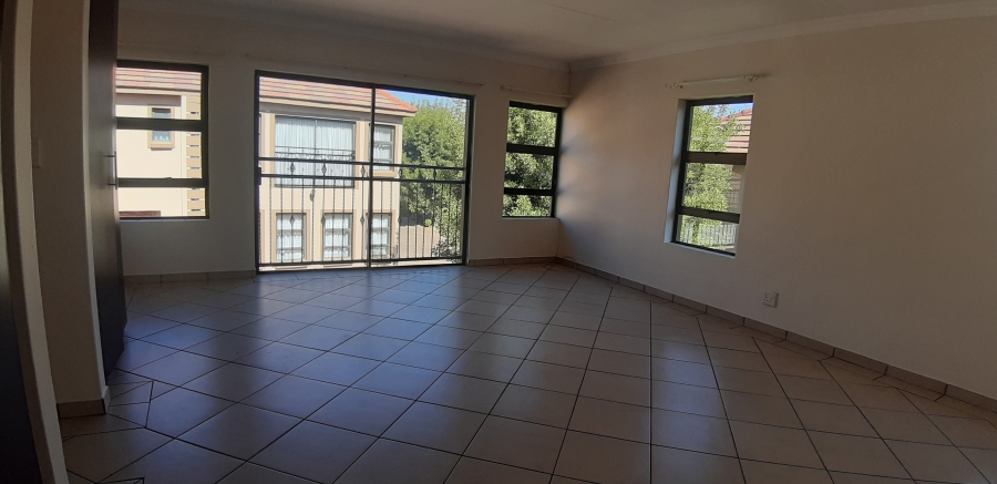 5 Bedroom Property for Sale in Kosmosdal Gauteng