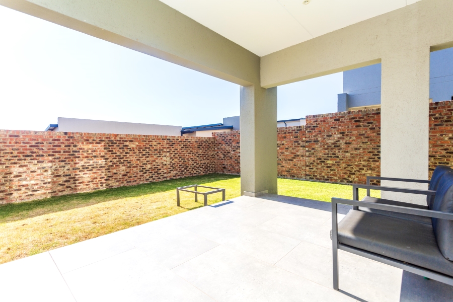 3 Bedroom Property for Sale in Crowthorne AH Gauteng