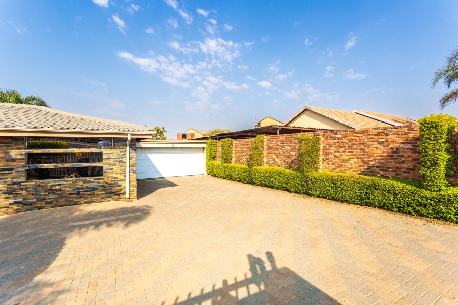 3 Bedroom Property for Sale in Heuweloord Gauteng