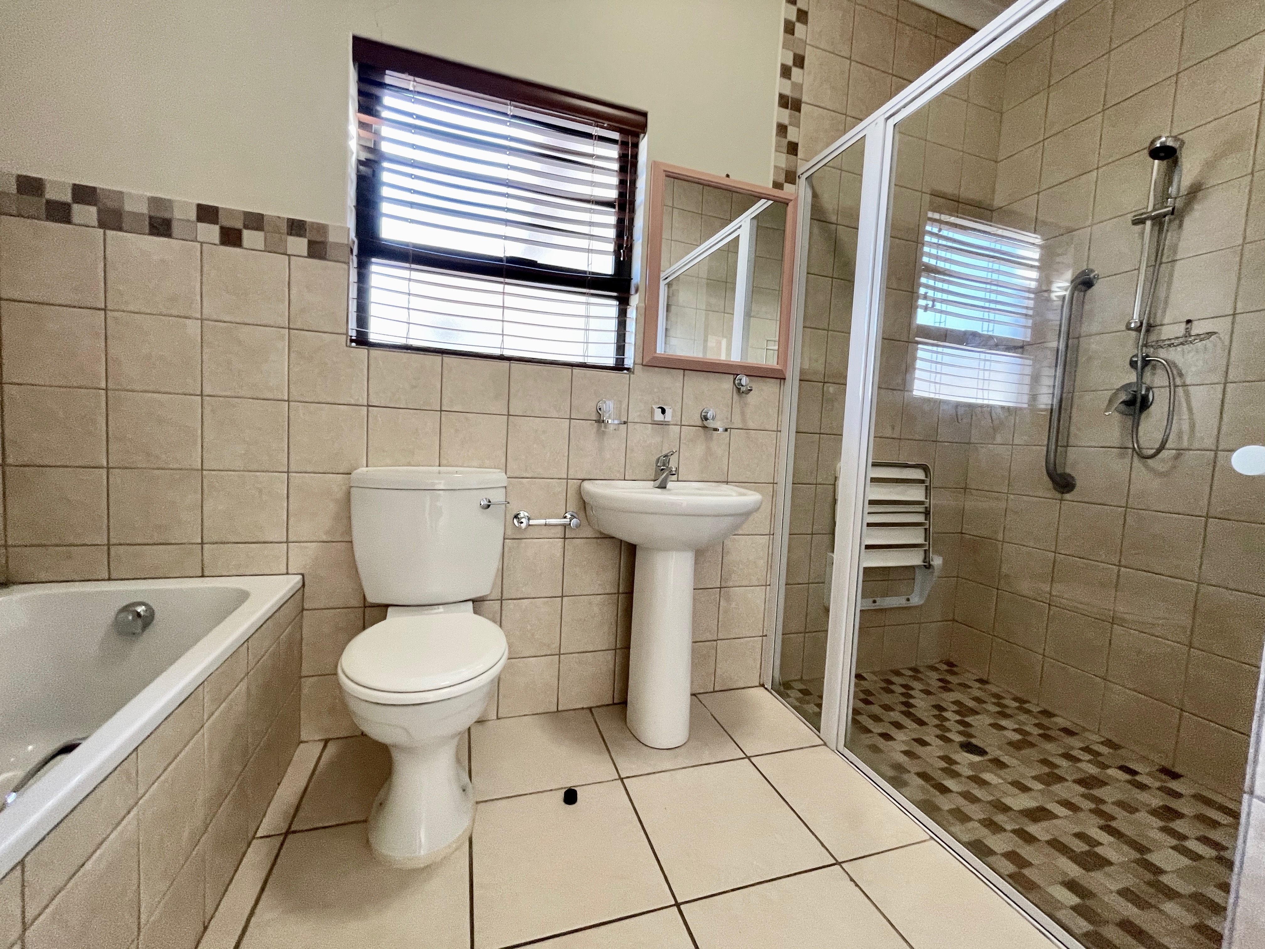 2 Bedroom Property for Sale in The Retreat Gauteng