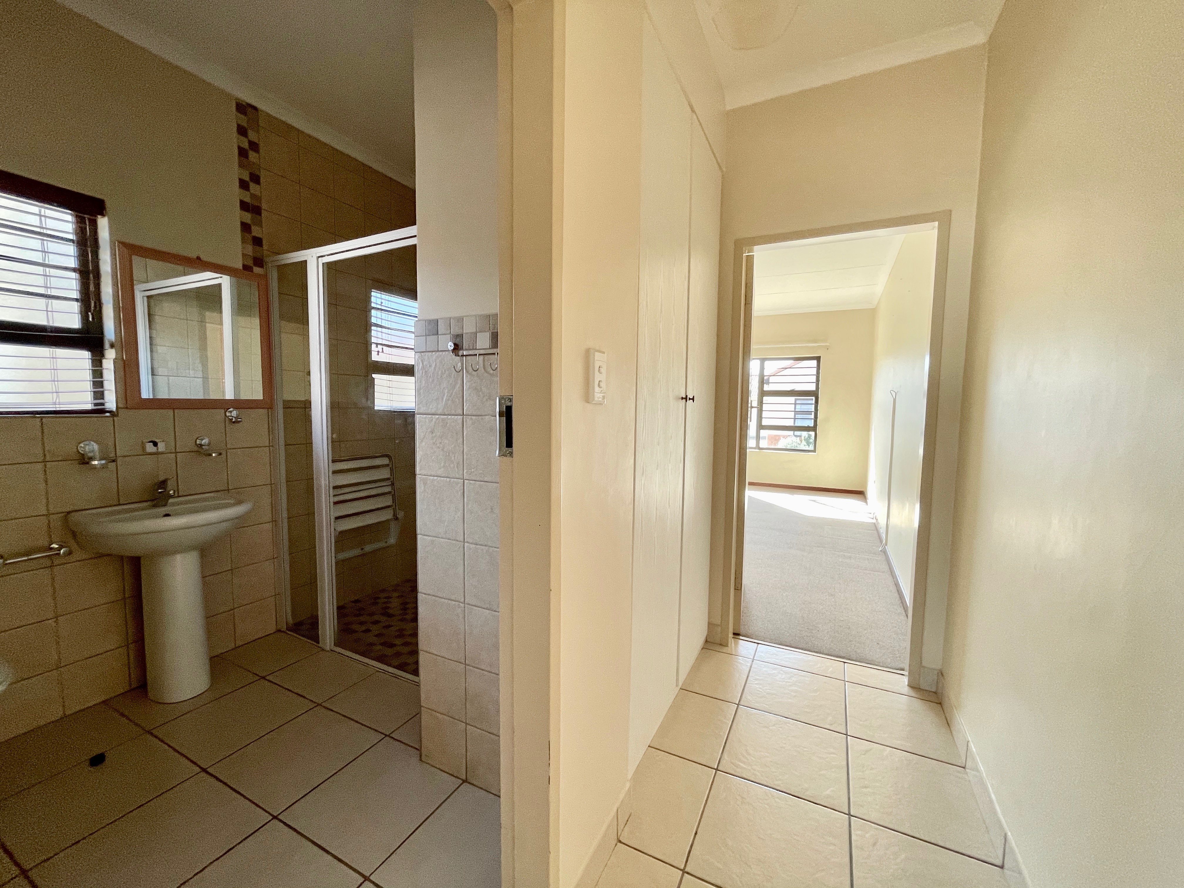 2 Bedroom Property for Sale in The Retreat Gauteng