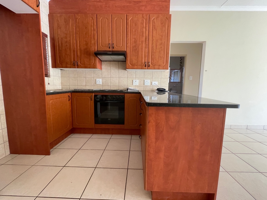 2 Bedroom Property for Sale in The Retreat Gauteng