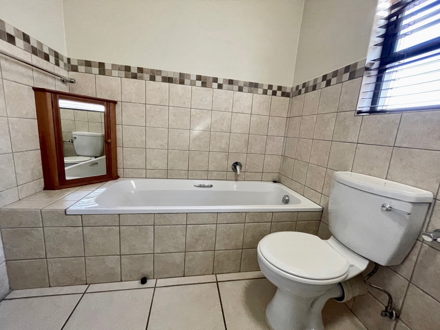 2 Bedroom Property for Sale in The Retreat Gauteng