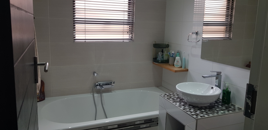 3 Bedroom Property for Sale in Bartlett Gauteng