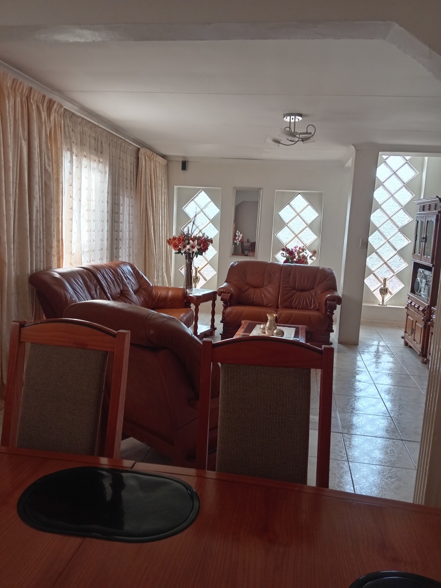 4 Bedroom Property for Sale in Lenasia Ext 1 Gauteng