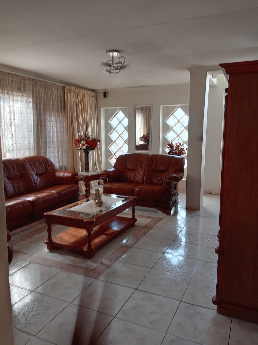 4 Bedroom Property for Sale in Lenasia Ext 1 Gauteng