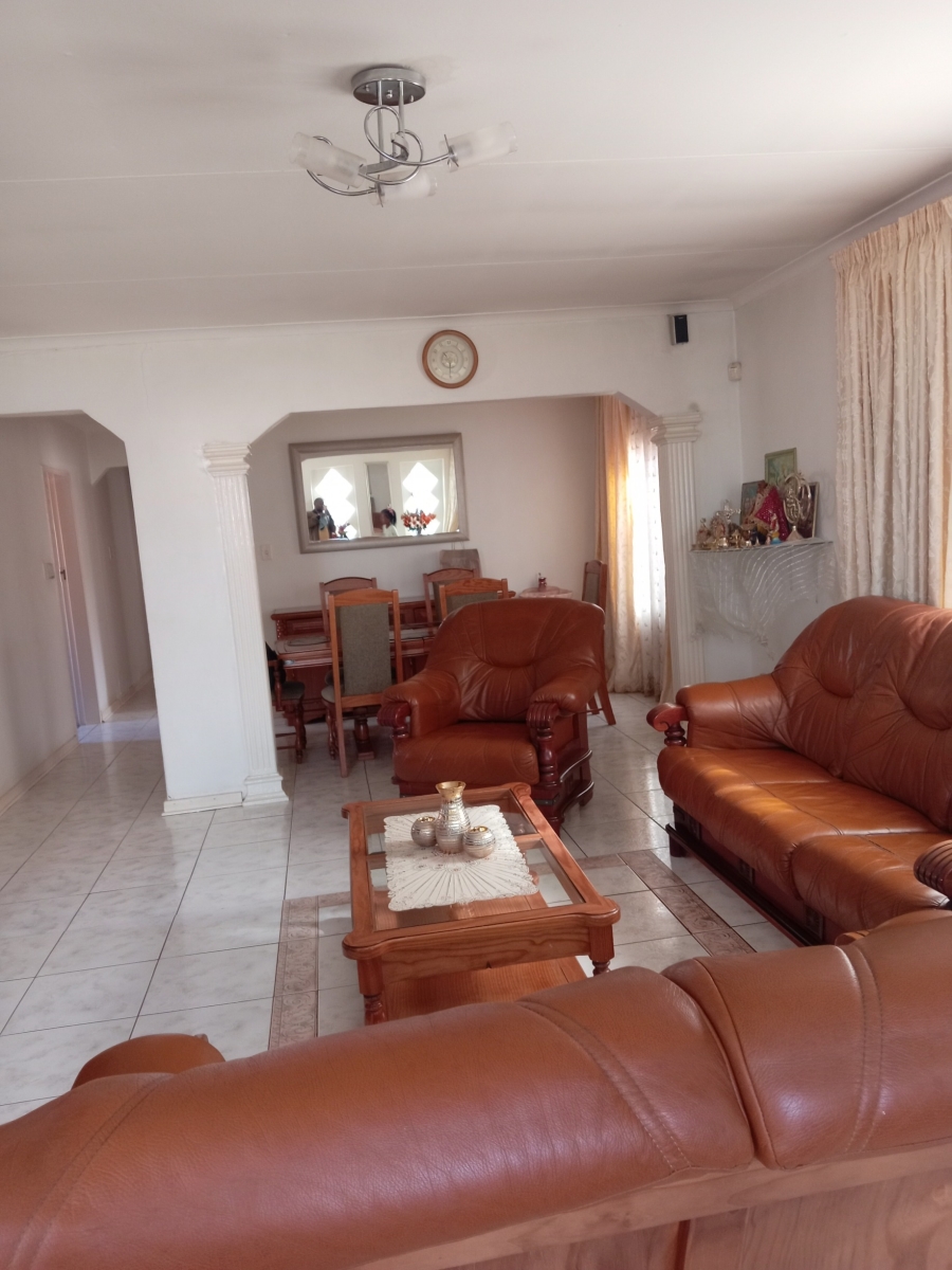 4 Bedroom Property for Sale in Lenasia Ext 1 Gauteng