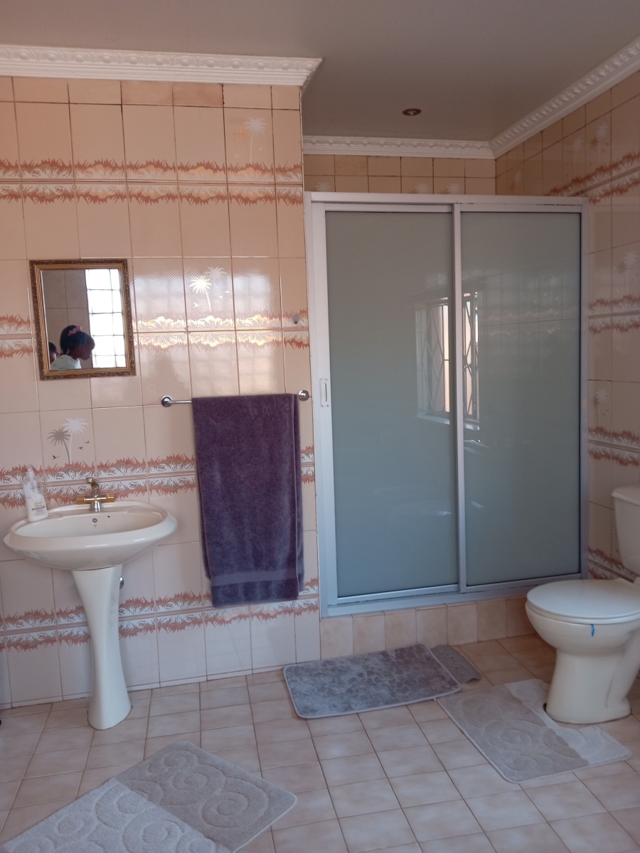 4 Bedroom Property for Sale in Lenasia Ext 1 Gauteng