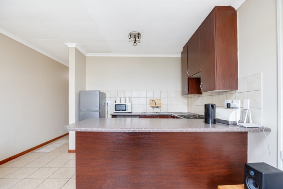 1 Bedroom Property for Sale in Grand Central Gauteng