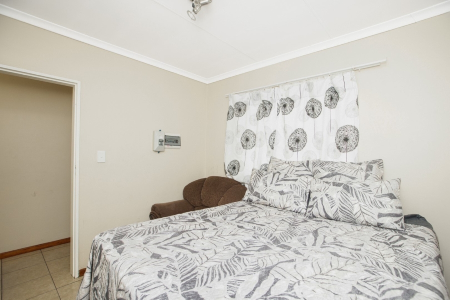 1 Bedroom Property for Sale in Grand Central Gauteng