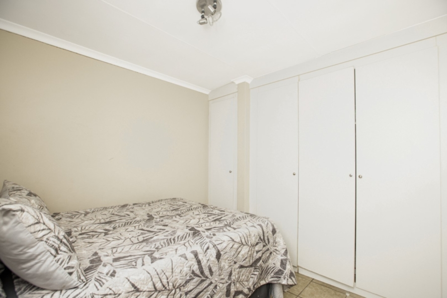 1 Bedroom Property for Sale in Grand Central Gauteng