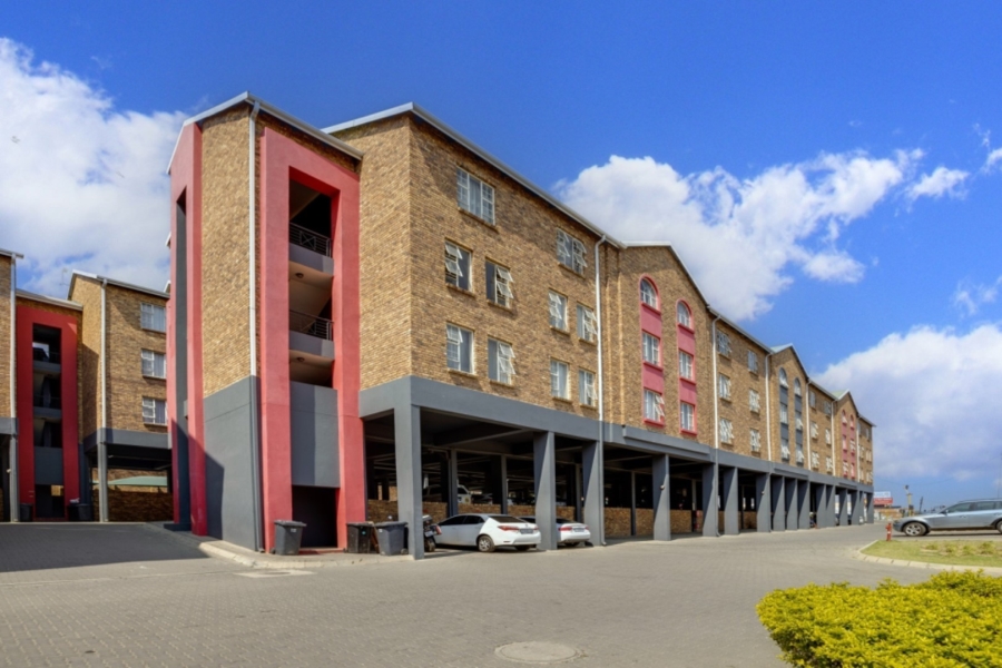 1 Bedroom Property for Sale in Grand Central Gauteng