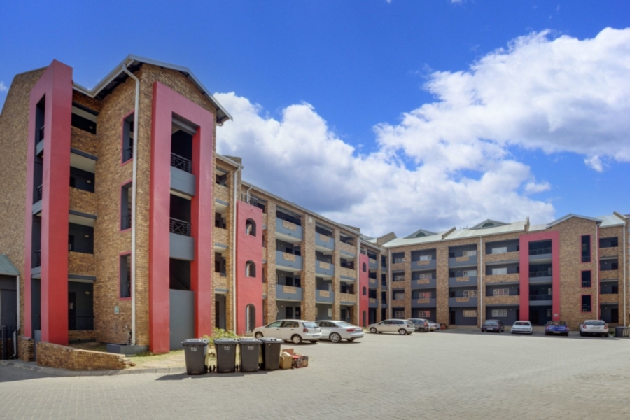 1 Bedroom Property for Sale in Grand Central Gauteng