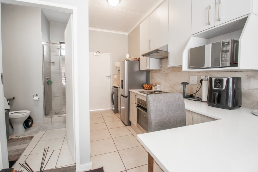 1 Bedroom Property for Sale in Grand Central Gauteng