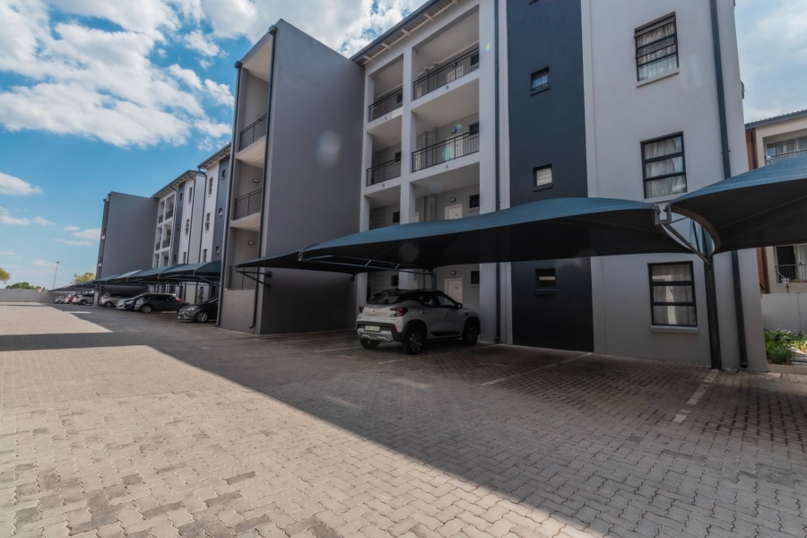 1 Bedroom Property for Sale in Grand Central Gauteng