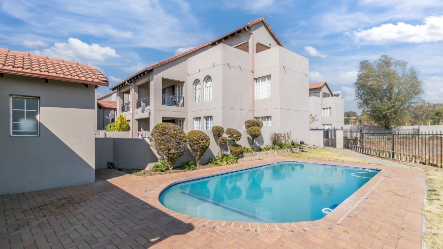 3 Bedroom Property for Sale in Erand Gardens Gauteng