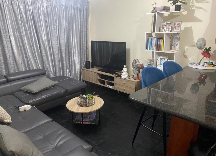 2 Bedroom Property for Sale in Erand Gardens Gauteng