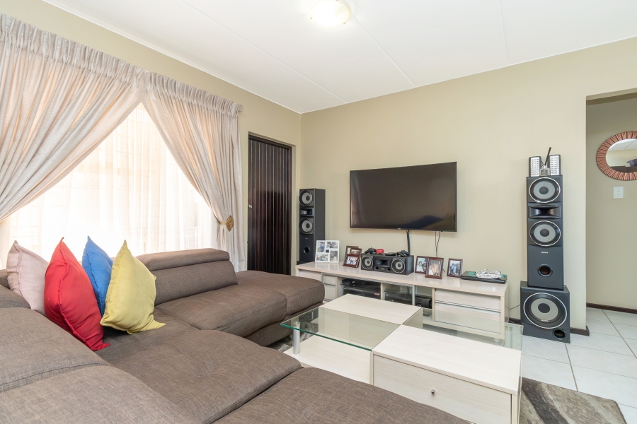 2 Bedroom Property for Sale in Honeypark Gauteng