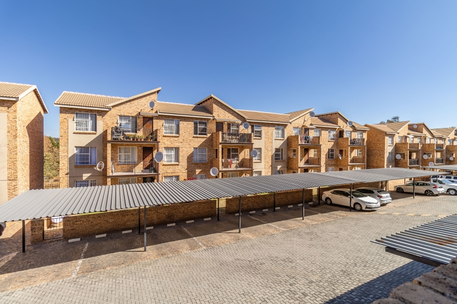 2 Bedroom Property for Sale in Honeypark Gauteng