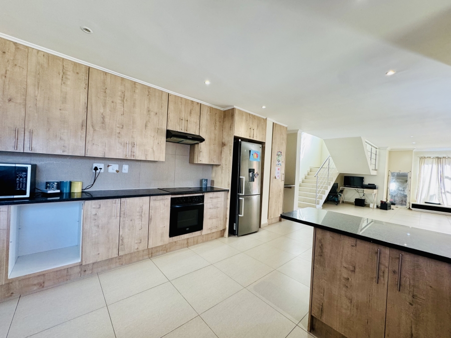 4 Bedroom Property for Sale in Roodeplaat Gauteng