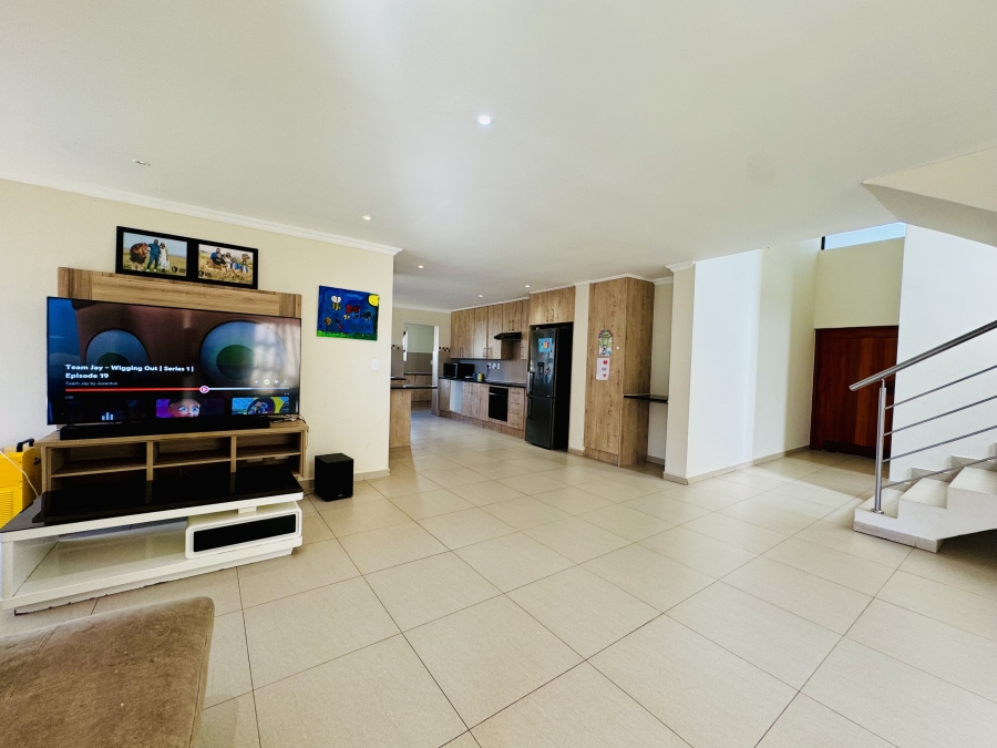 4 Bedroom Property for Sale in Roodeplaat Gauteng