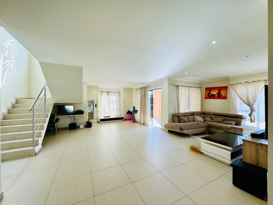 4 Bedroom Property for Sale in Roodeplaat Gauteng